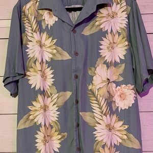 Men’s Tommy Bahama short sleeve button up shirt